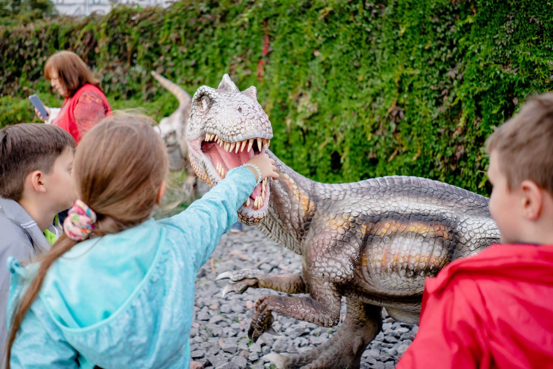 kids at dinosaur museum stock photo